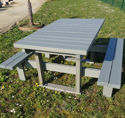 Table pique nique 2 assises en plastique recyclé Urban'Ext